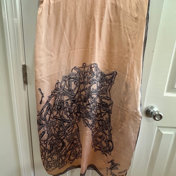 Gucci Horse Pink Silk Scarf with Gucci Designer Box - Picture 8 of 13